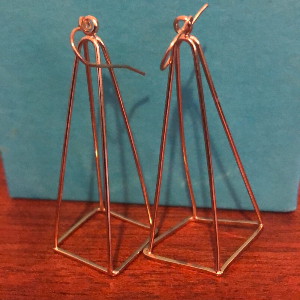Cute gold tone fashion earrings.